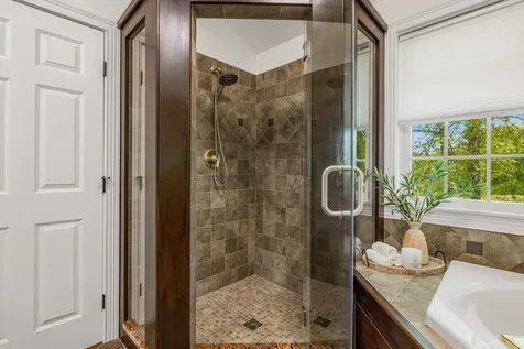 21 Willowbrook Avenue Greenland NH 03840