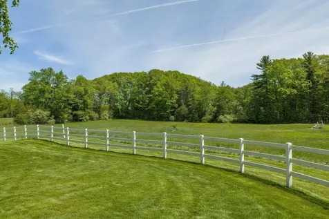 21 Willowbrook Avenue Greenland NH 03840