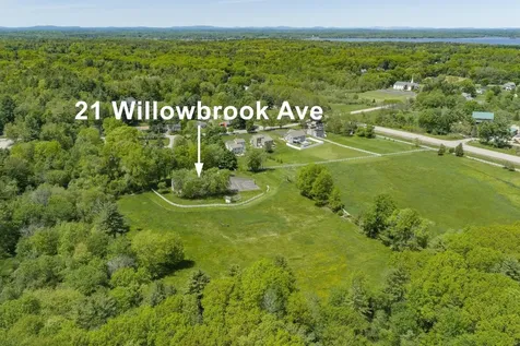 21 Willowbrook Avenue Greenland NH 03840