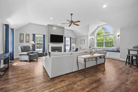 3 Deerhaven Drive Exeter NH 03833