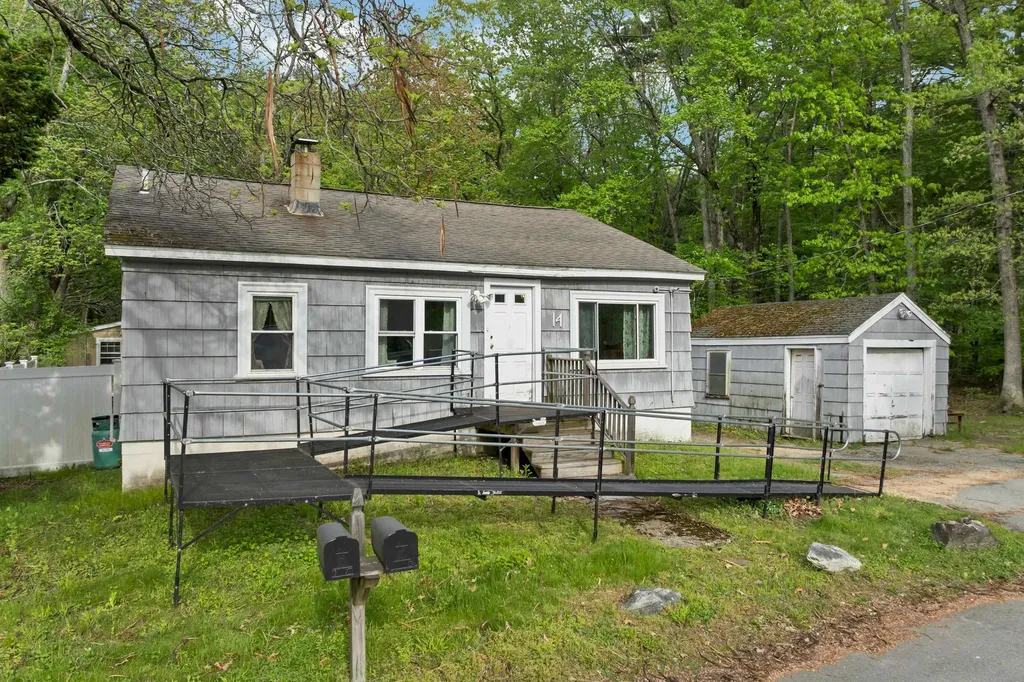 14 Belmont Street Salem NH 03079