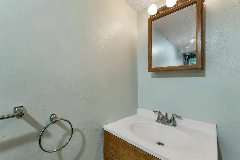 14 Belmont Street Salem NH 03079
