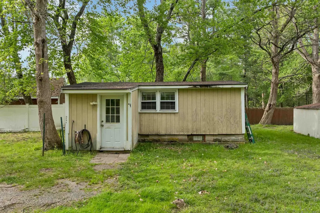 14 Belmont Street Salem NH 03079
