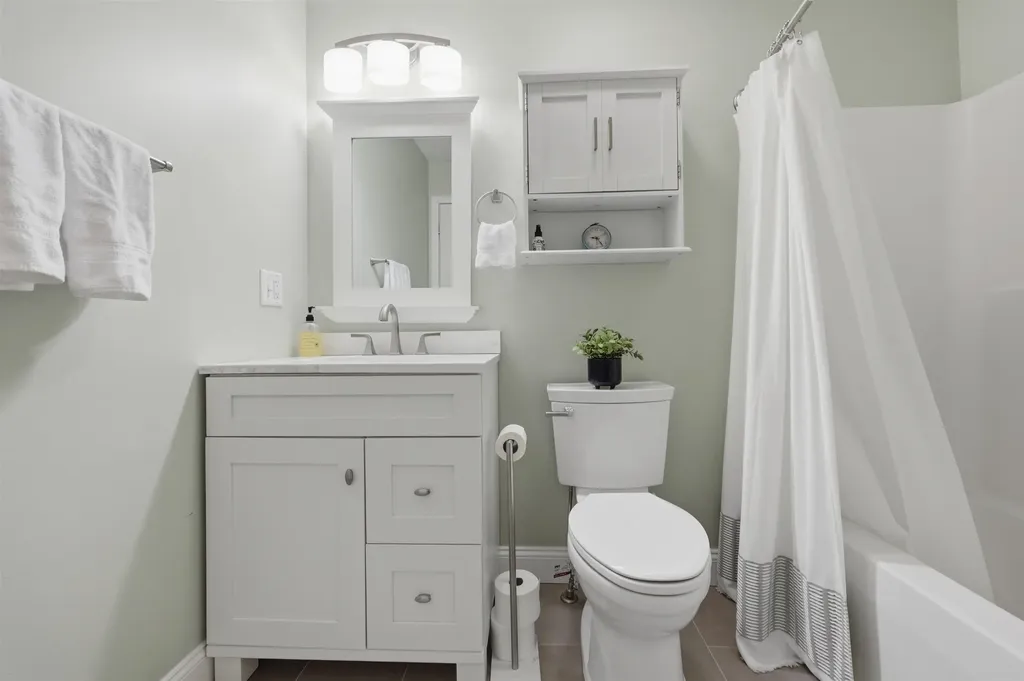 56 Hall Road Fremont NH 03044