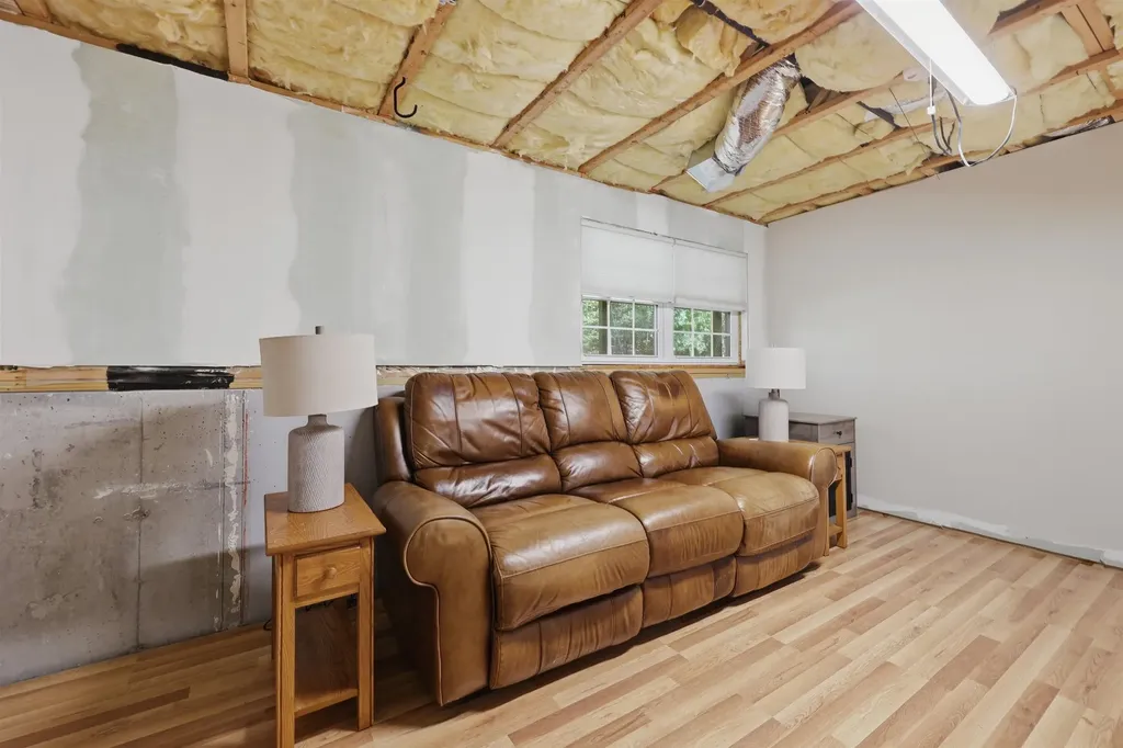 56 Hall Road Fremont NH 03044