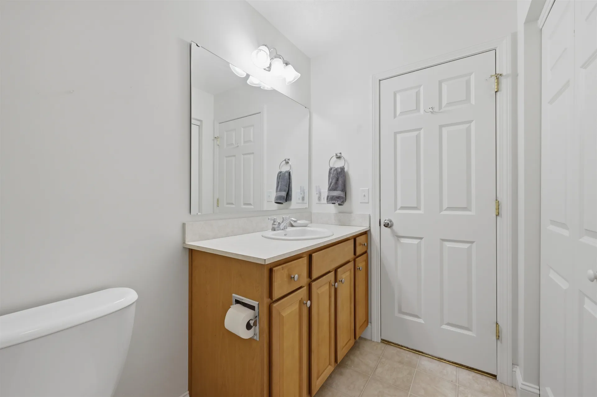 56 Hall Road Fremont NH 03044
