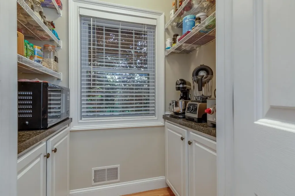 5 Glastombury Drive Sandown NH 03873