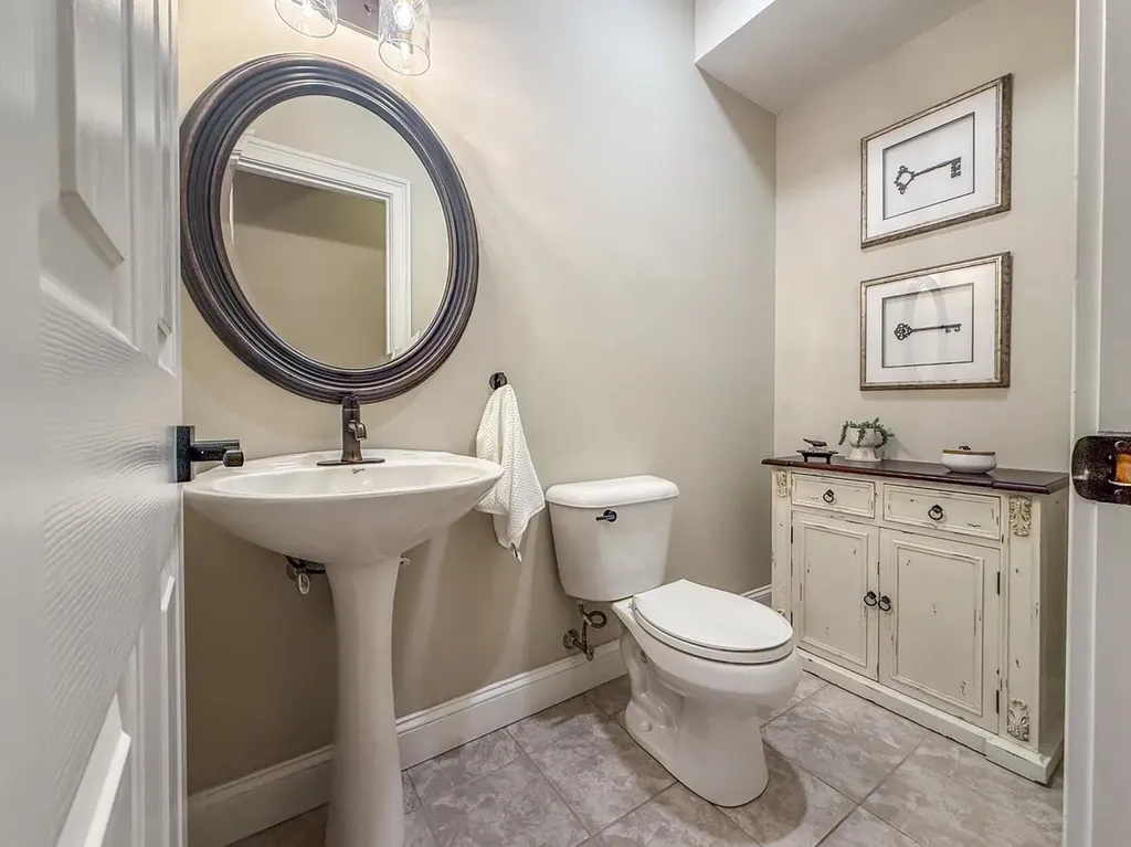 5 Glastombury Drive Sandown NH 03873