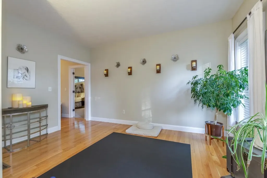 5 Glastombury Drive Sandown NH 03873