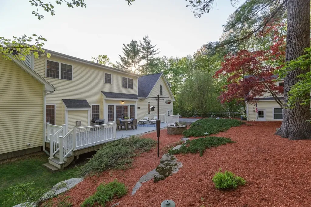 5 Glastombury Drive Sandown NH 03873