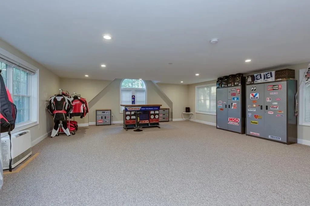 5 Glastombury Drive Sandown NH 03873