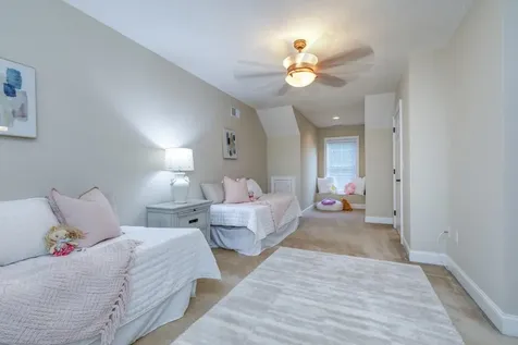 5 Glastombury Drive Sandown NH 03873