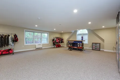 5 Glastombury Drive Sandown NH 03873