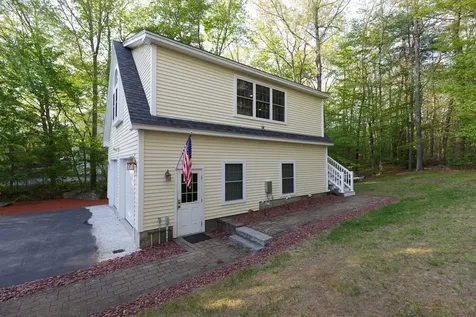 5 Glastombury Drive Sandown NH 03873