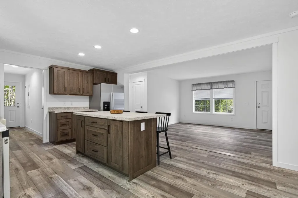 11 Hill Street Hillsborough NH 03244