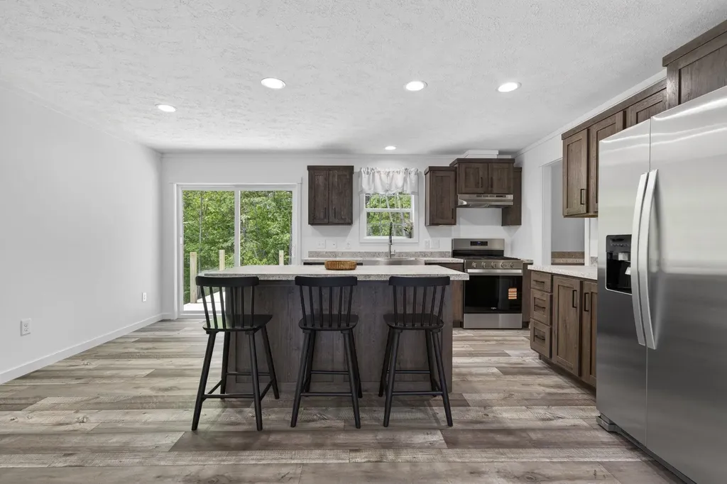 11 Hill Street Hillsborough NH 03244