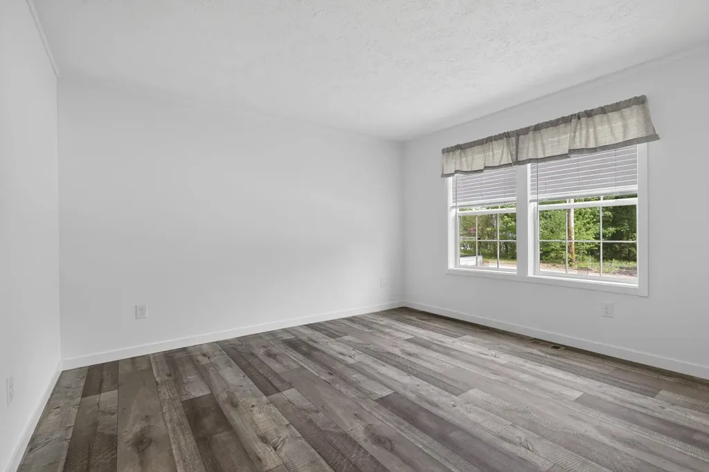 11 Hill Street Hillsborough NH 03244