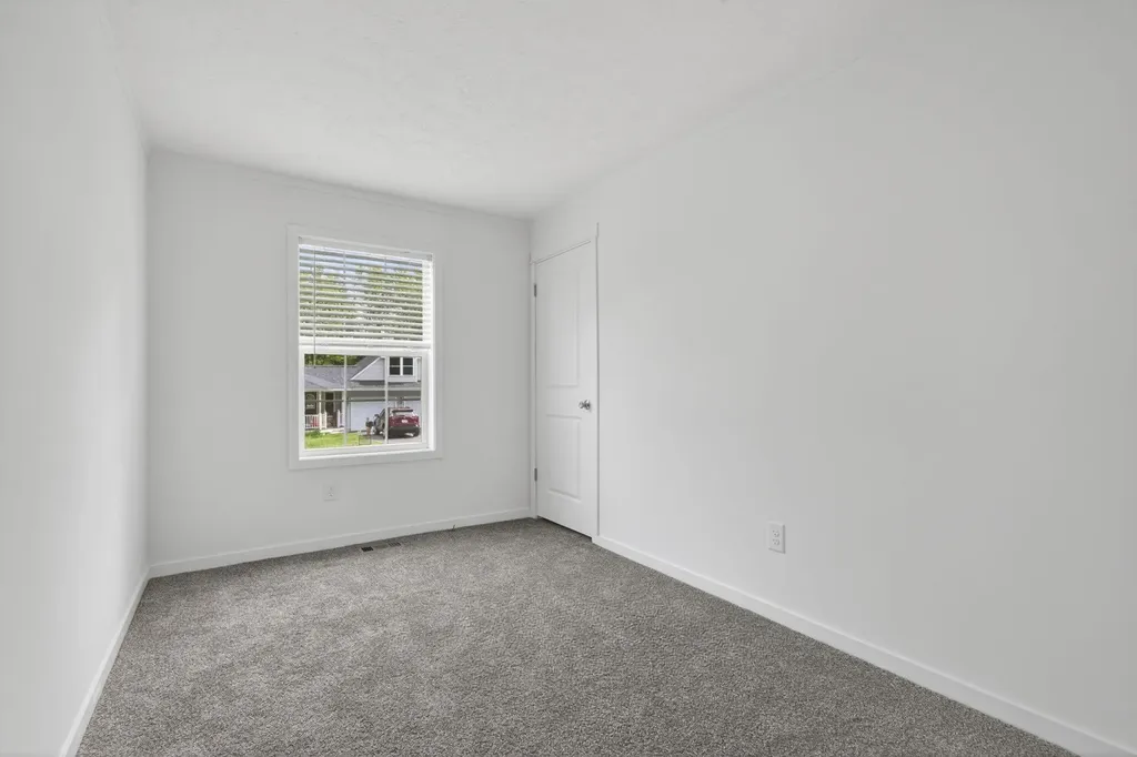 11 Hill Street Hillsborough NH 03244