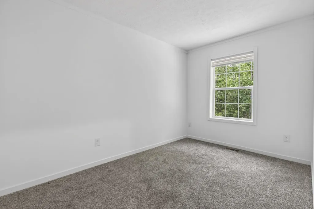 11 Hill Street Hillsborough NH 03244