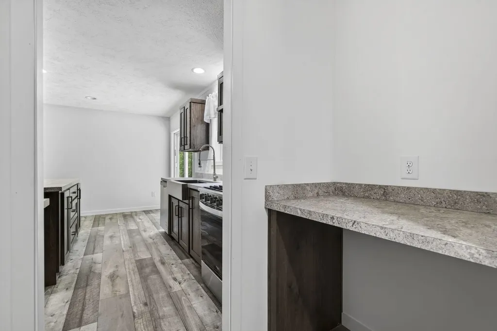 11 Hill Street Hillsborough NH 03244