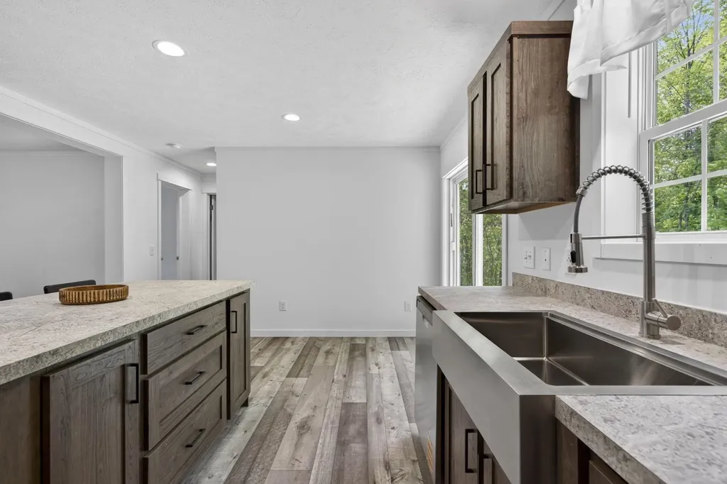 11 Hill Street Hillsborough NH 03244