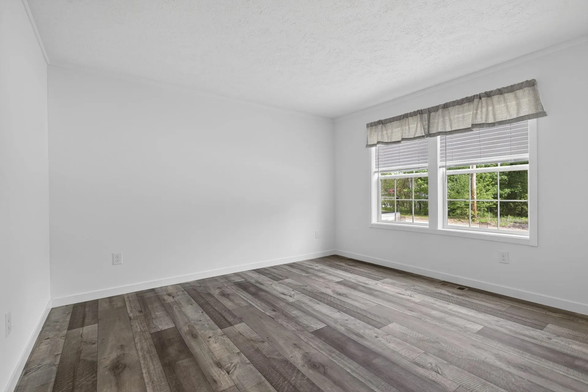 11 Hill Street Hillsborough NH 03244
