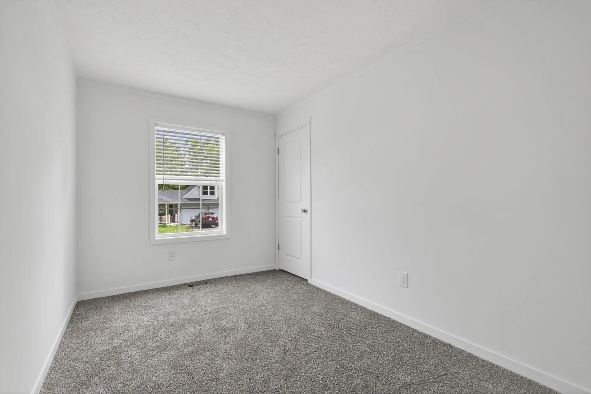 11 Hill Street Hillsborough NH 03244