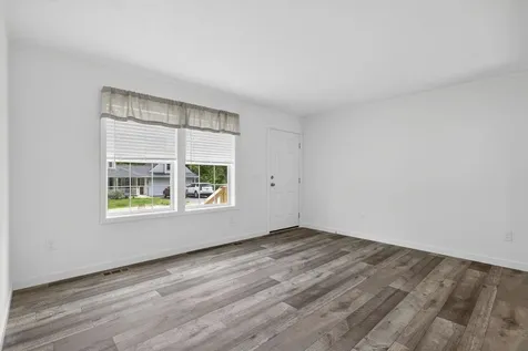 11 Hill Street Hillsborough NH 03244
