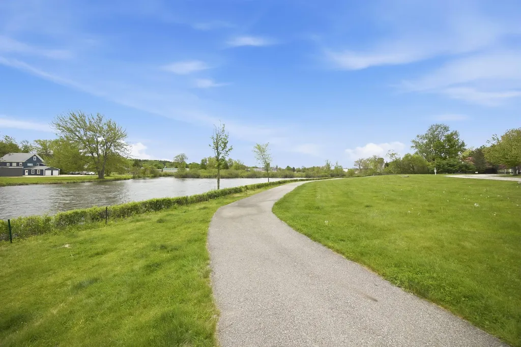 66 Landing Lane Laconia NH 03246