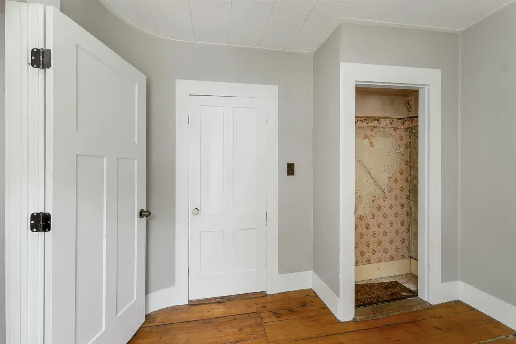 37 Merrill Street Plymouth NH 03264