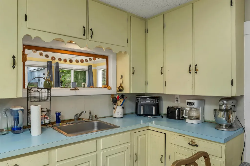 37 Merrill Street Plymouth NH 03264