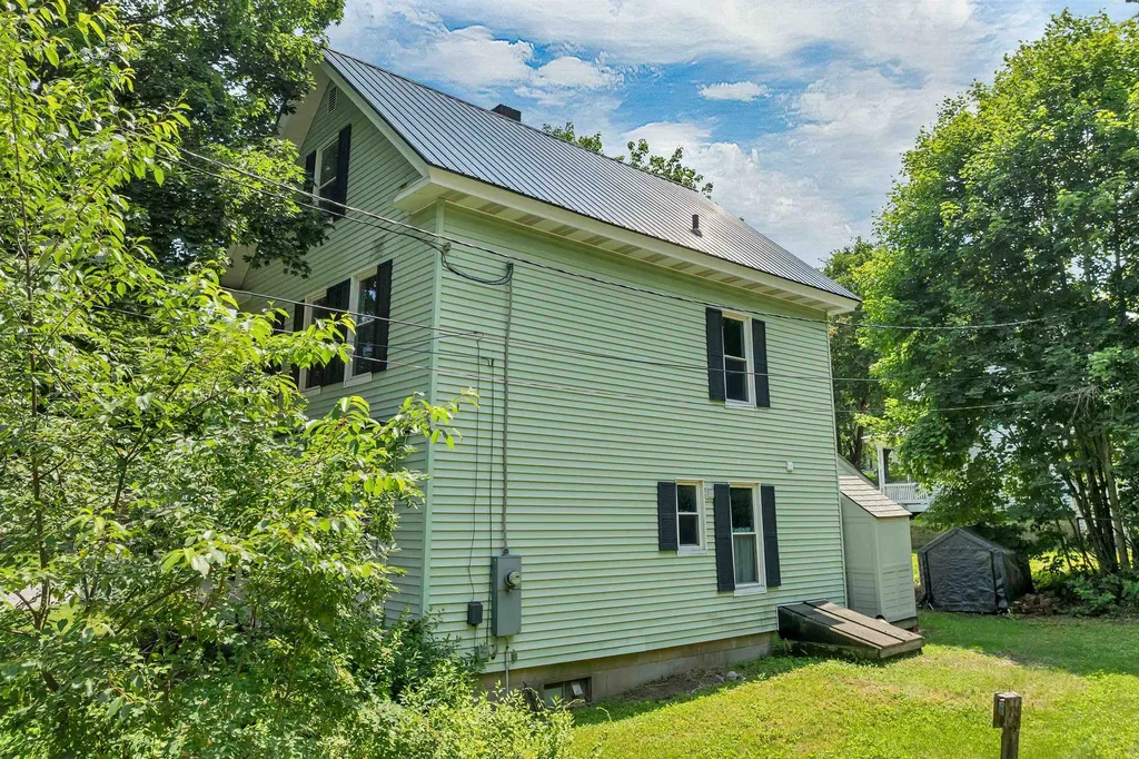 37 Merrill Street Plymouth NH 03264