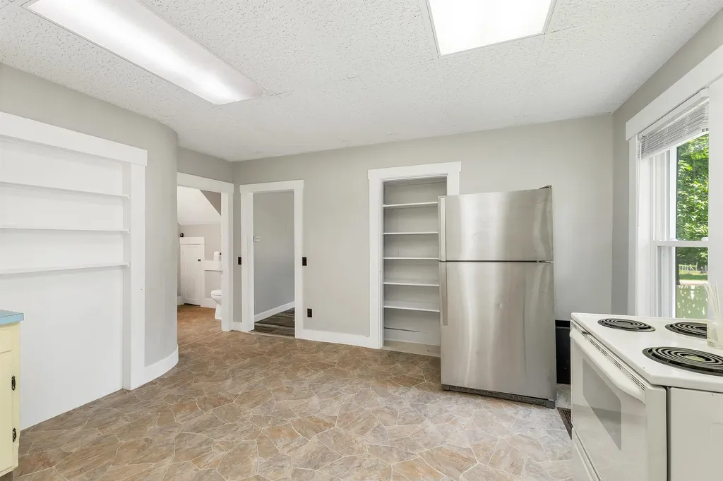 37 Merrill Street Plymouth NH 03264