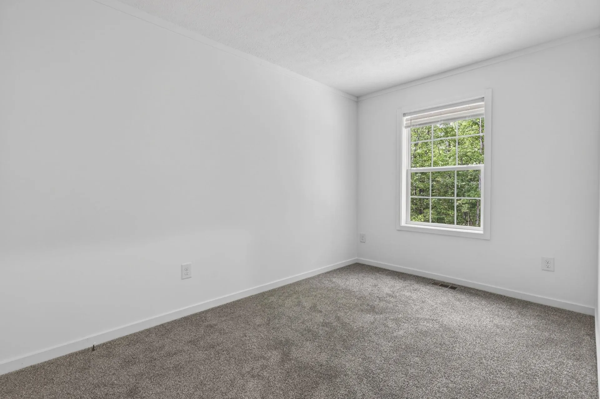 11 Hill Street Hillsborough NH 03244