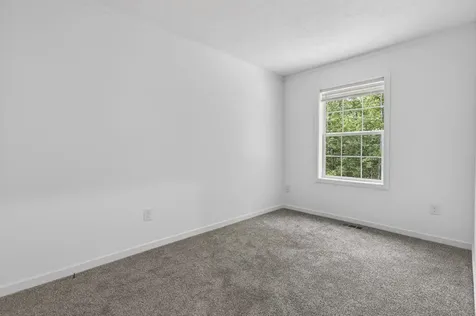 11 Hill Street Hillsborough NH 03244