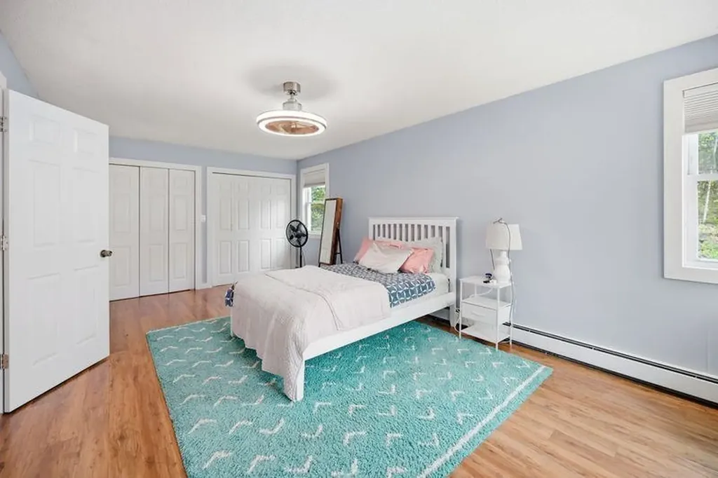 10 Hillside Road Kingston NH 03848