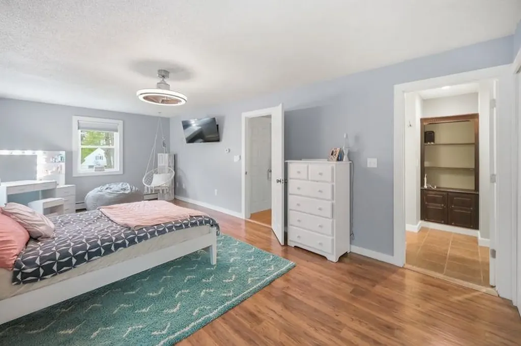 10 Hillside Road Kingston NH 03848