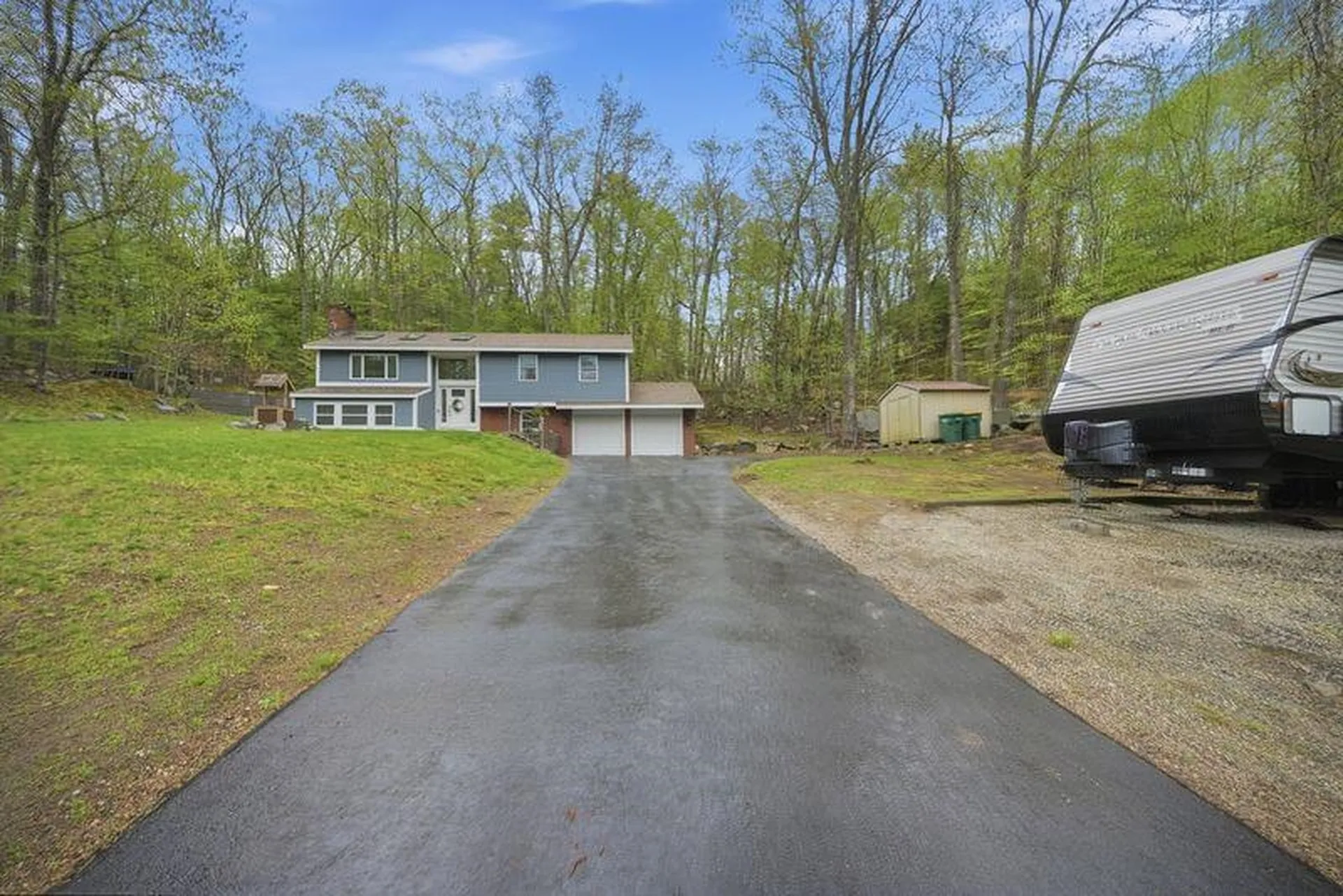 10 Hillside Road Kingston NH 03848