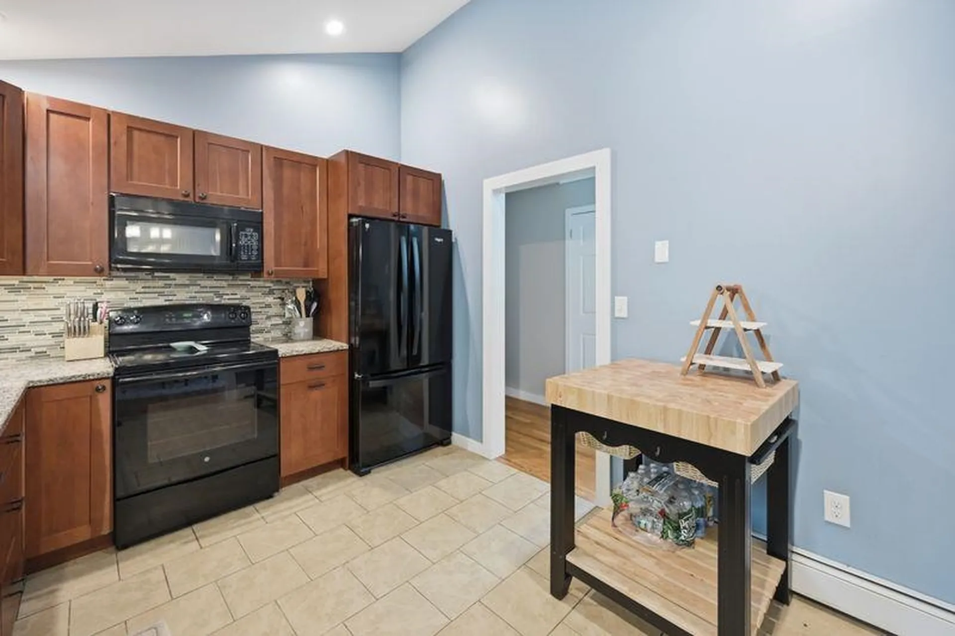 10 Hillside Road Kingston NH 03848