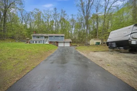 10 Hillside Road Kingston NH 03848