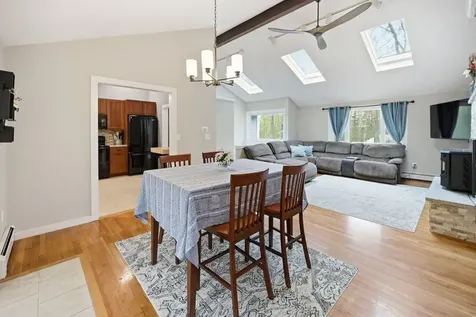 10 Hillside Road Kingston NH 03848