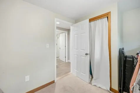 10 Hillside Road Kingston NH 03848
