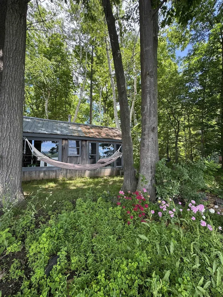 85 Island Drive Bridport VT 05734-9300