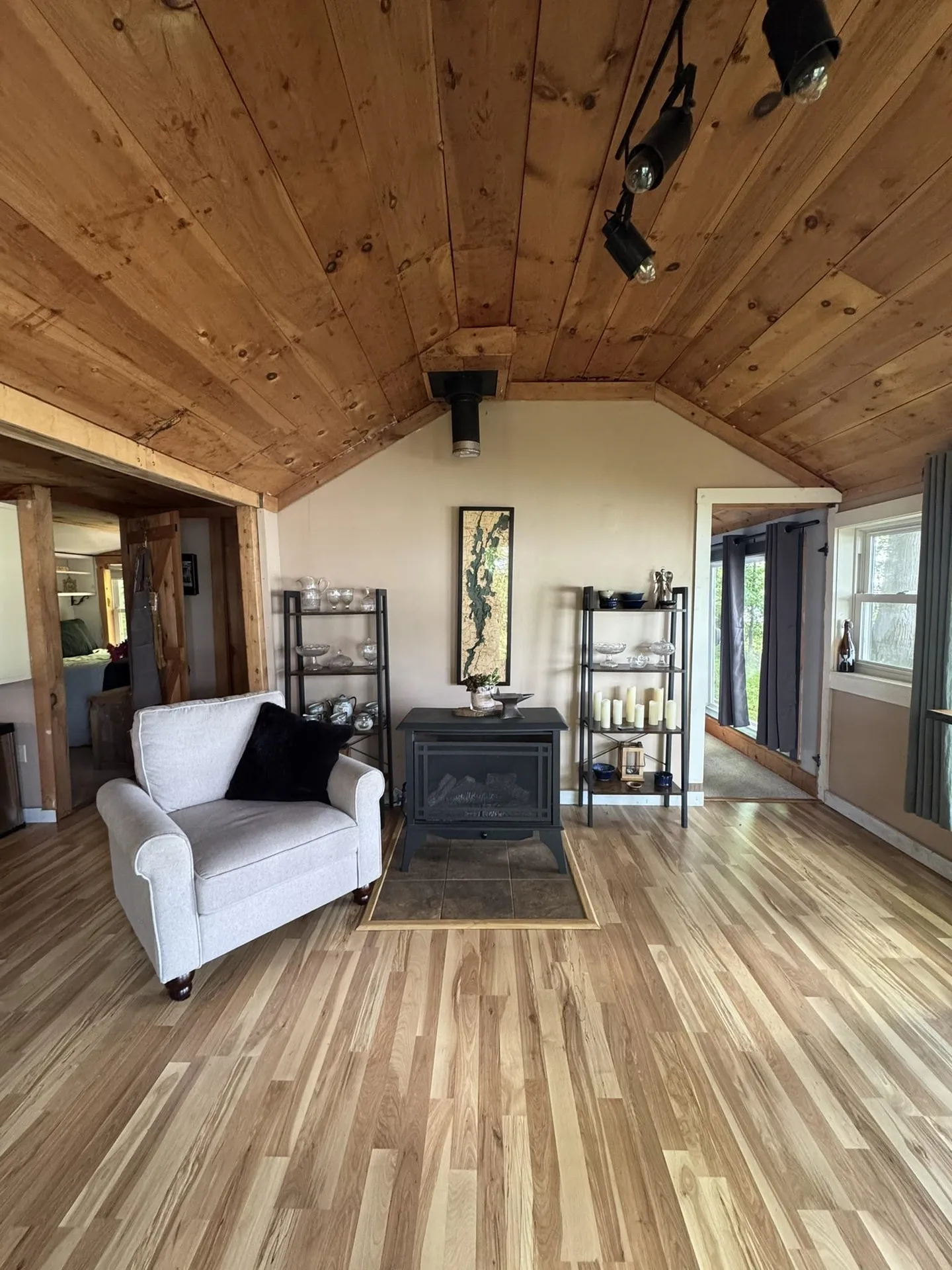 85 Island Drive Bridport VT 05734-9300