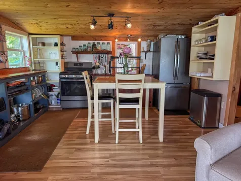85 Island Drive Bridport VT 05734-9300