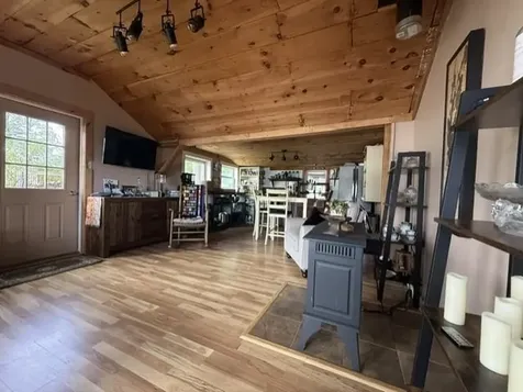 85 Island Drive Bridport VT 05734-9300