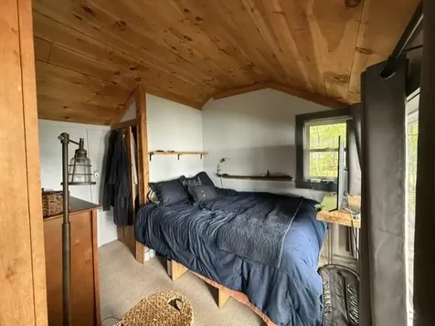 85 Island Drive Bridport VT 05734-9300