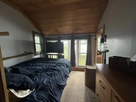 85 Island Drive Bridport VT 05734-9300
