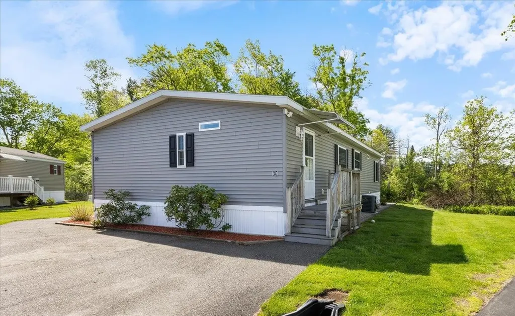 30 Eglin Boulevard Londonderry NH 03053