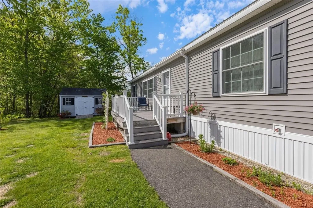 30 Eglin Boulevard Londonderry NH 03053